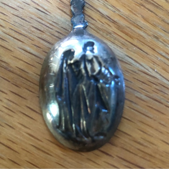 Beautiful Vintage Christmas Bundle of 2 spoons with incredible details - Picture 13 of 15